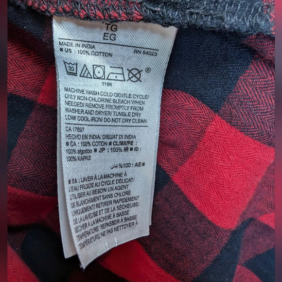 Old Navy The Classic Shirt Black & Red Plaid Button  Down Lumber Woman XL - Picture 4 of 9